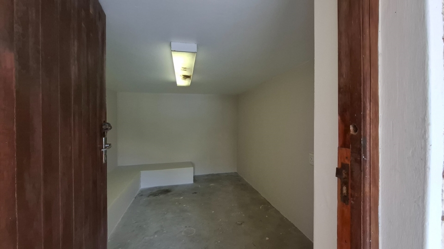 4 Bedroom Property for Sale in Menkenkop Western Cape